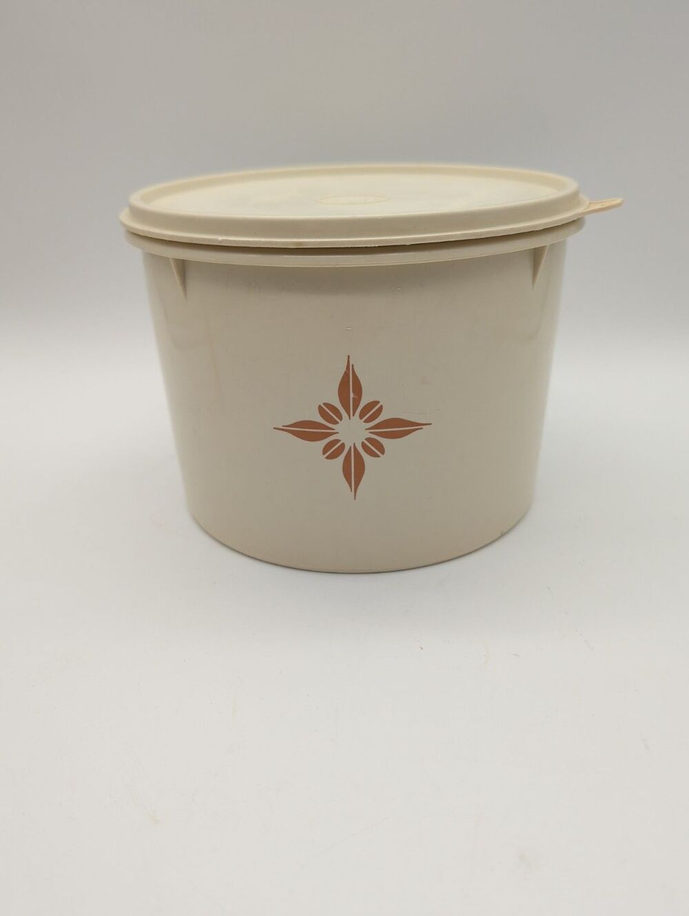 Vintage Tupperware #265 Starburst Canister Almond Tan Lid Seal 228